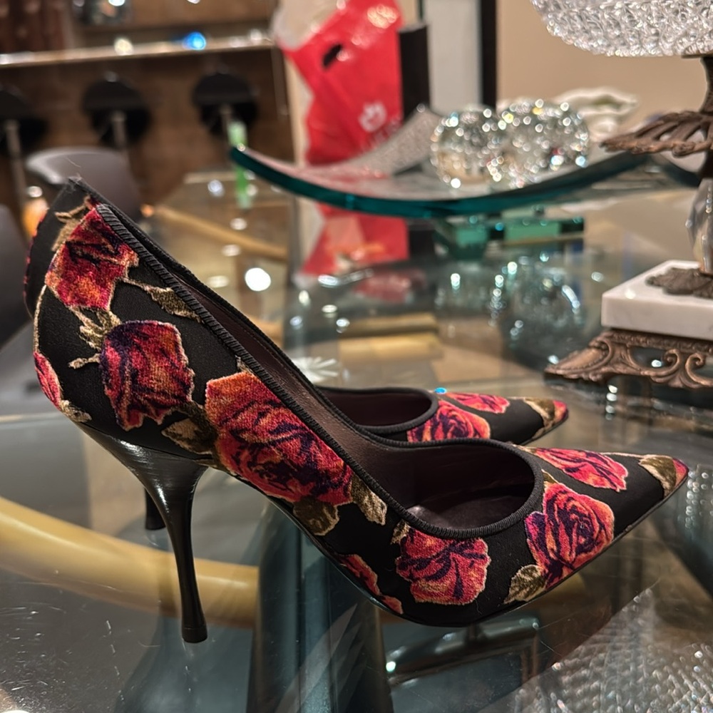 BNWT CASADEI VELOUR 🥀 PUMP - Picture 5 of 11